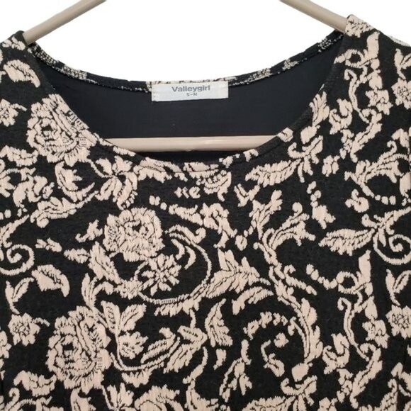 Valleygirl | Decorative Floral Print Dress - Picture 3 of 7